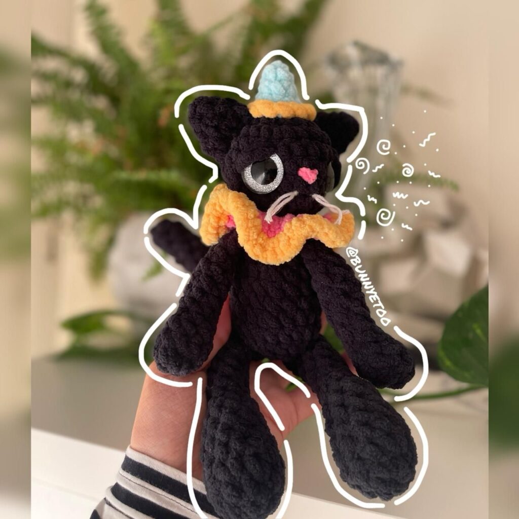 Circus Cat handmade crochet plushie by Bunnyetoo, photo 3