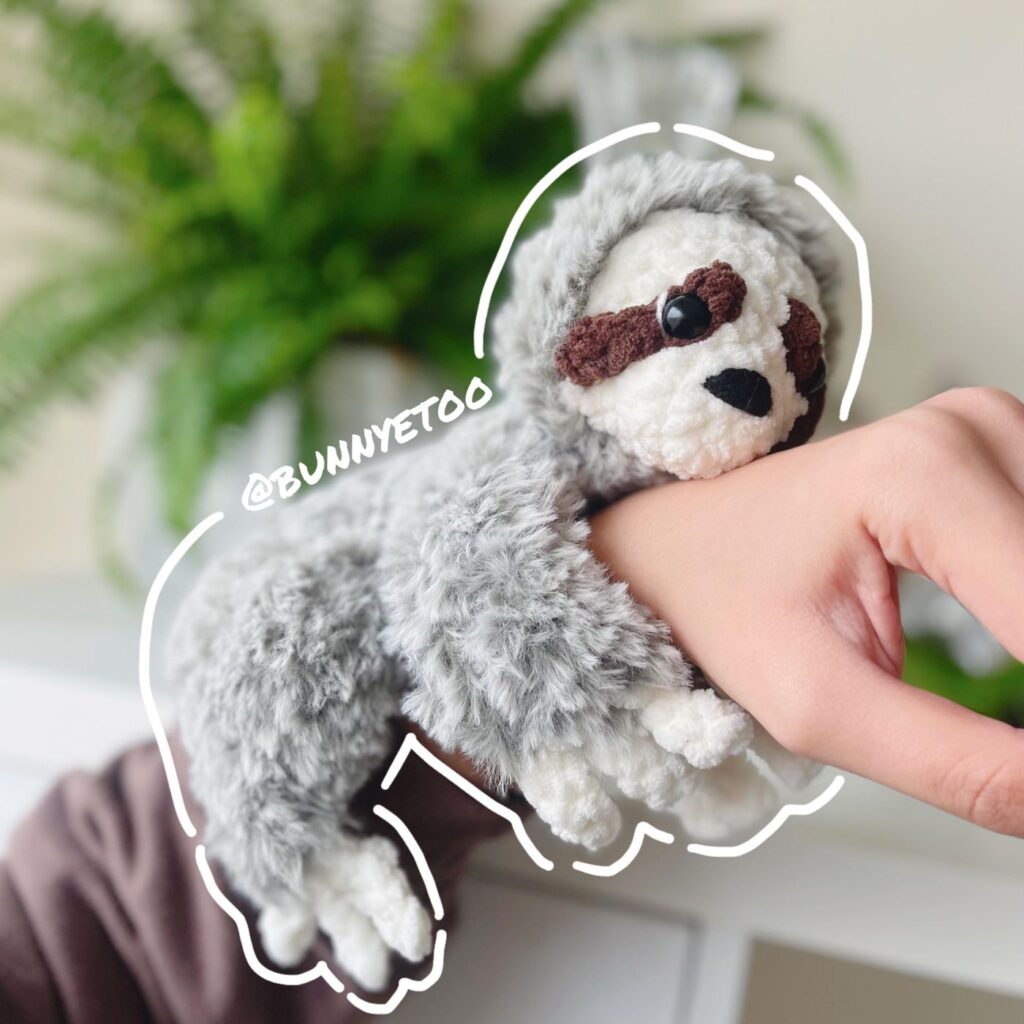Fluffy Sloth handmade crochet plushie by Bunnyetoo, photo 2