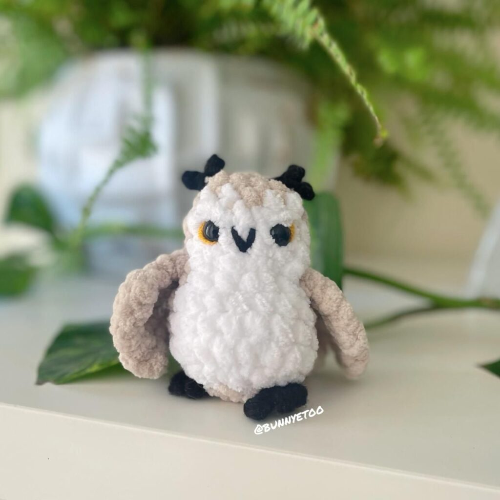 Holly Winter Spirit handmade crochet plushie by Bunnyetoo, photo 3