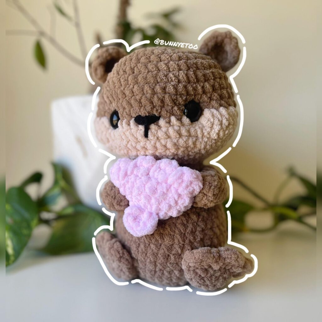 Otter handmade crochet plushie by Bunnyetoo, photo 2