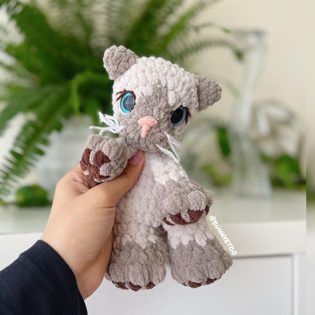 Siamese Kai Kitten handmade crochet plushie by Bunnyetoo, photo 1